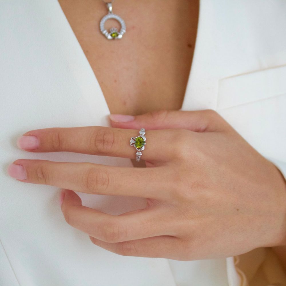 Silver August Birthstone Claddagh Ring