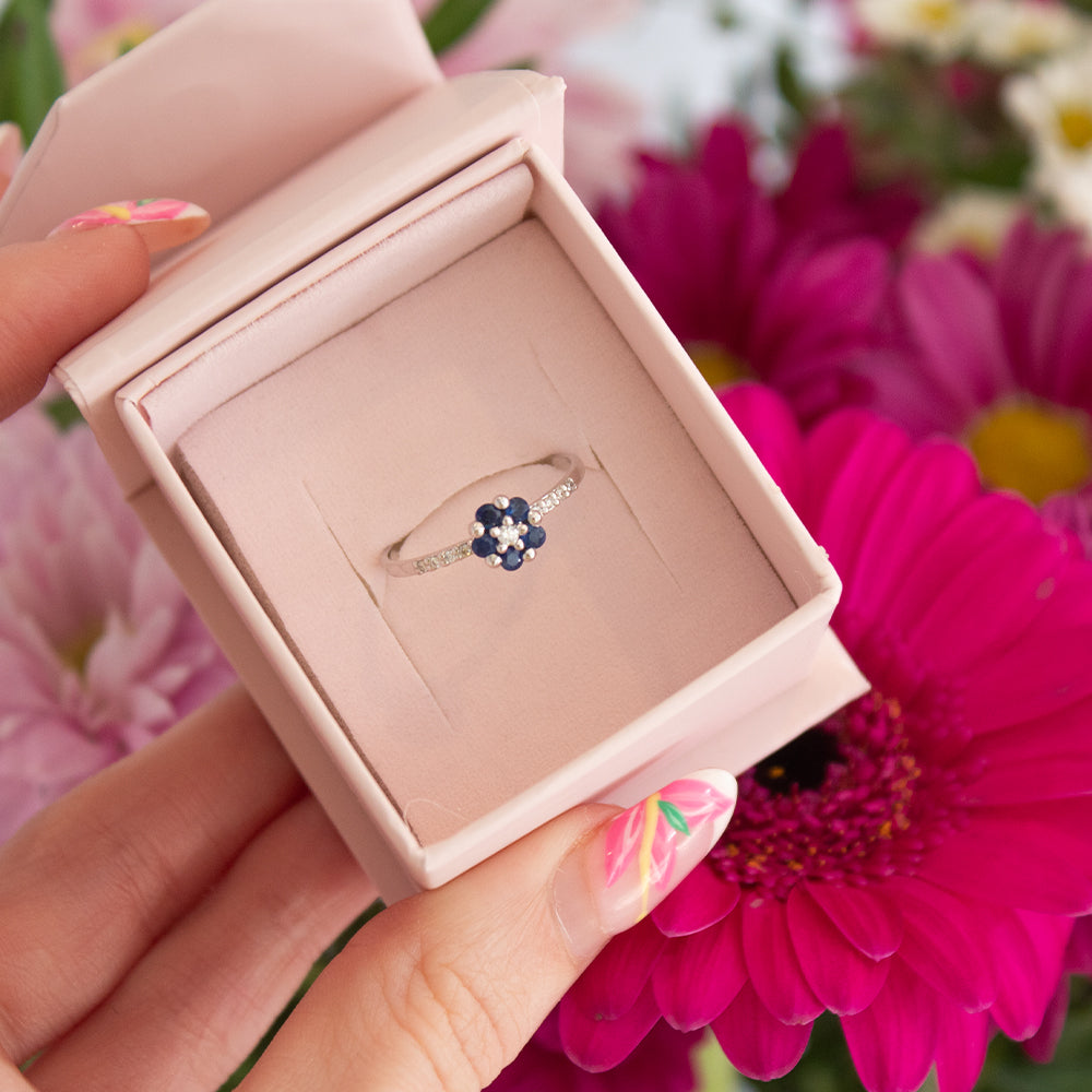 18ct White Gold Flower Sapphire & Diamond Ring