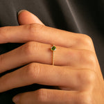 Load image into Gallery viewer, 18ct Gold Solitaire Diopside Beaded Ring
