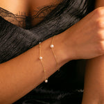 Load image into Gallery viewer, 18ct Gold Pearl Diamond Cut Ball Bracelet
